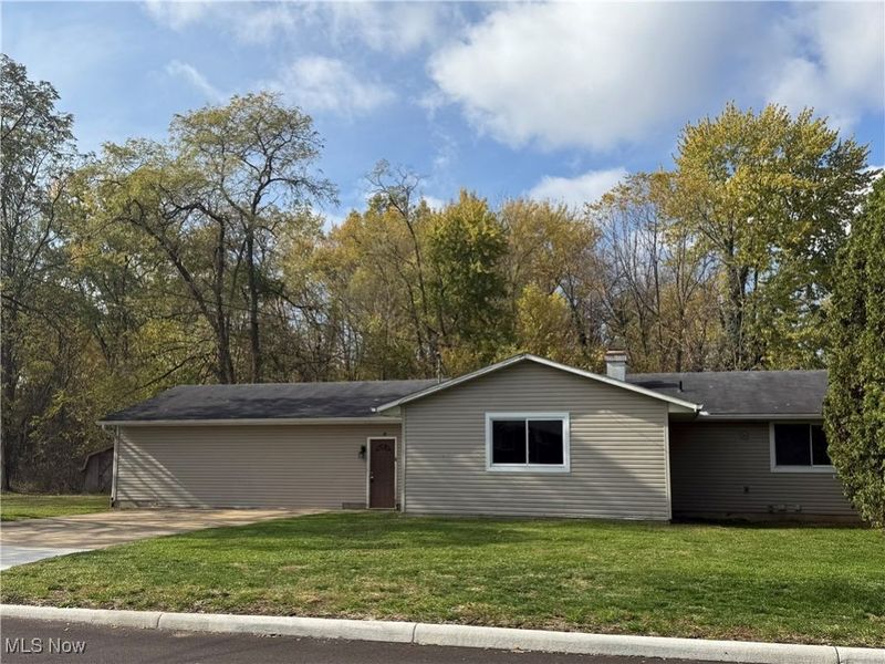 215 21st Street SE, Massillon, OH 44646 Photo 1