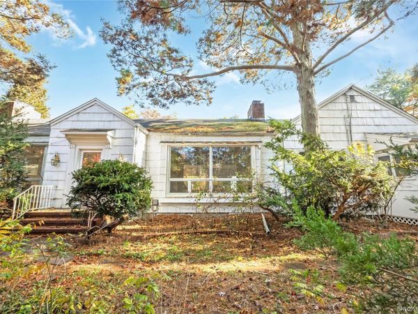 5 Bagatelle Road, Dix Hills, NY 11746