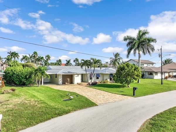 5805 SW 1st Place, Cape Coral, FL 33914