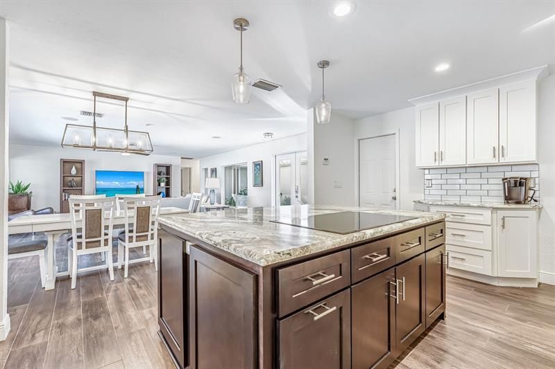 5805 SW 1st Place, Cape Coral, FL 33914 Photo