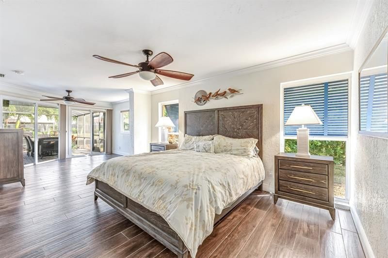 5805 SW 1st Place, Cape Coral, FL 33914 Photo