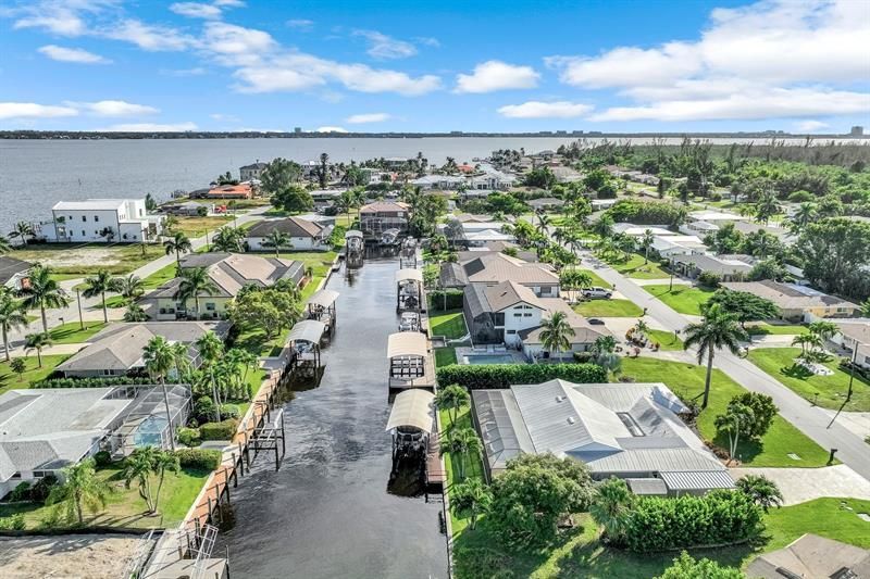 5805 SW 1st Place, Cape Coral, FL 33914 Photo