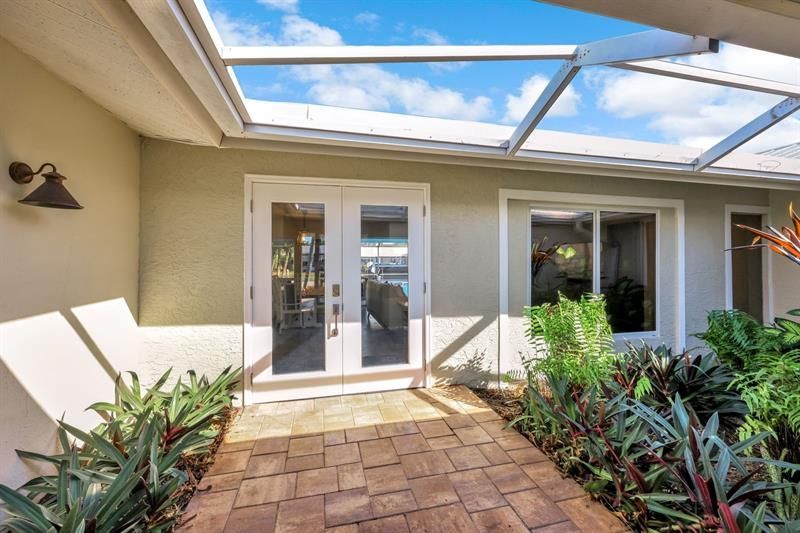 5805 SW 1st Place, Cape Coral, FL 33914 Photo