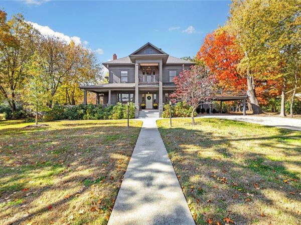 1101 N Woolsey Avenue, Fayetteville, AR 72703