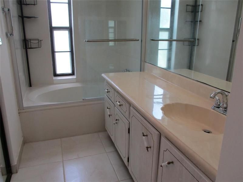 9233 SW 8th Street, Unit 311, Boca Raton, FL 33428 Photo