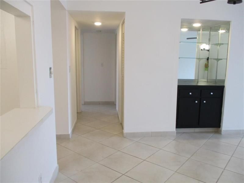 9233 SW 8th Street, Unit 311, Boca Raton, FL 33428 Photo