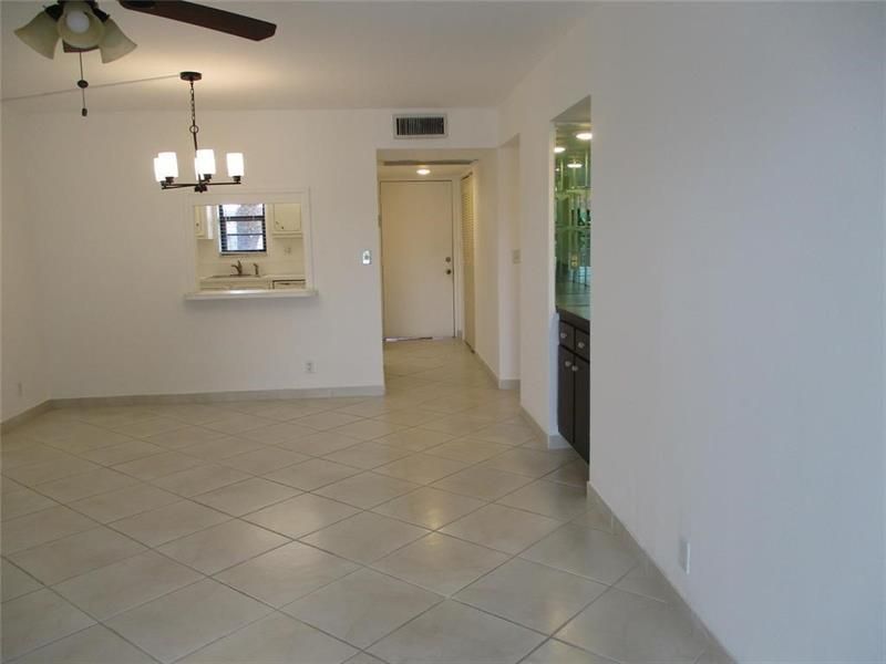 9233 SW 8th Street, Unit 311, Boca Raton, FL 33428 Photo