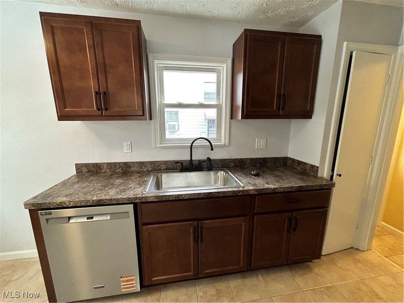 17916 North Boulevard, Maple Heights, OH 44137 Photo 2