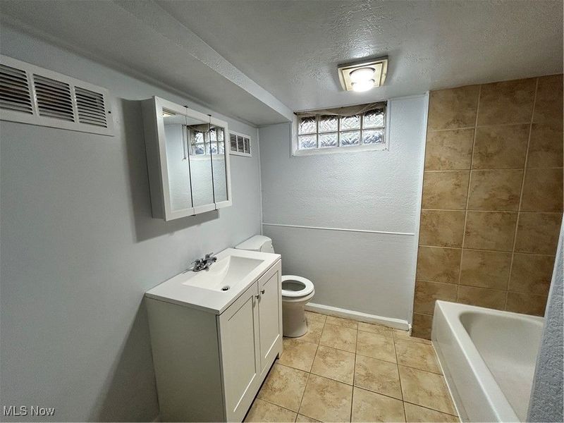 17916 North Boulevard, Maple Heights, OH 44137 Photo 20