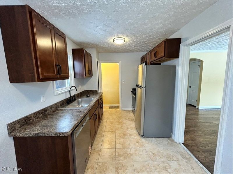 17916 North Boulevard, Maple Heights, OH 44137 Photo 4