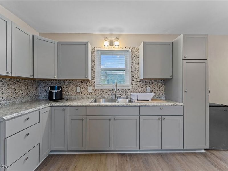 103 Gladstone Street, Campbell, OH 44405 Photo 5