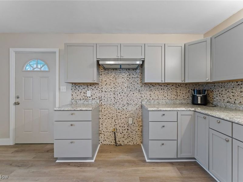 103 Gladstone Street, Campbell, OH 44405 Photo 6