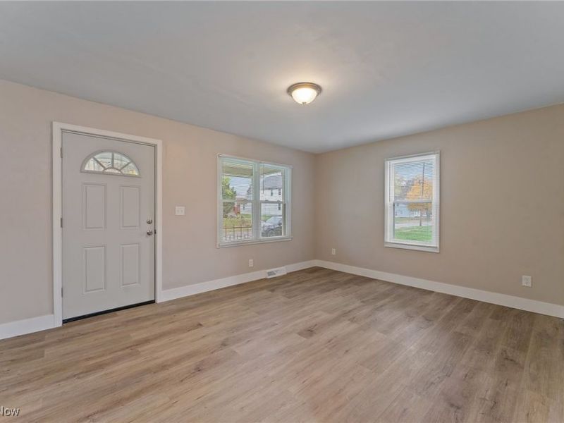 103 Gladstone Street, Campbell, OH 44405 Photo 7