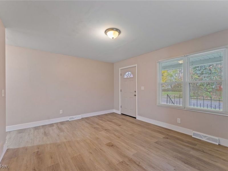 103 Gladstone Street, Campbell, OH 44405 Photo 8