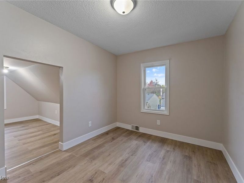 103 Gladstone Street, Campbell, OH 44405 Photo 9