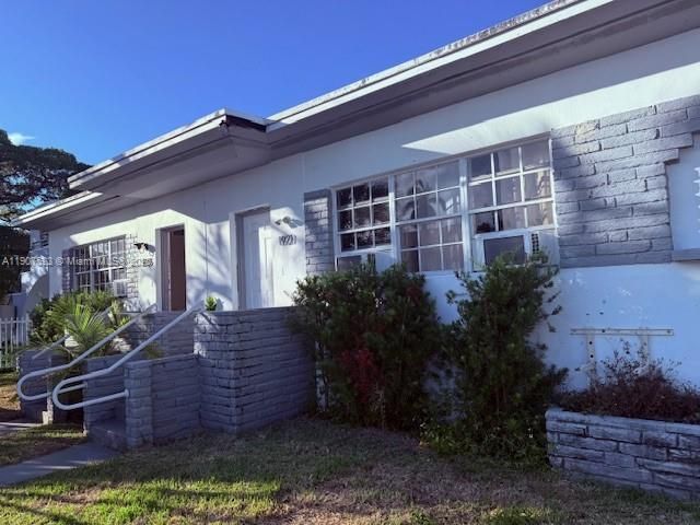 1925 Marseille Dr, Miami Beach, FL 33141 Photo