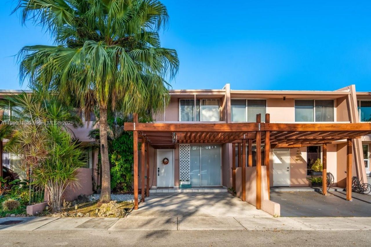 14105 SW Kendale Lakes Cir, Miami, FL 33183 Photo