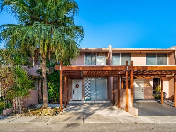 14105 SW Kendale Lakes Cir, Miami, FL 33183