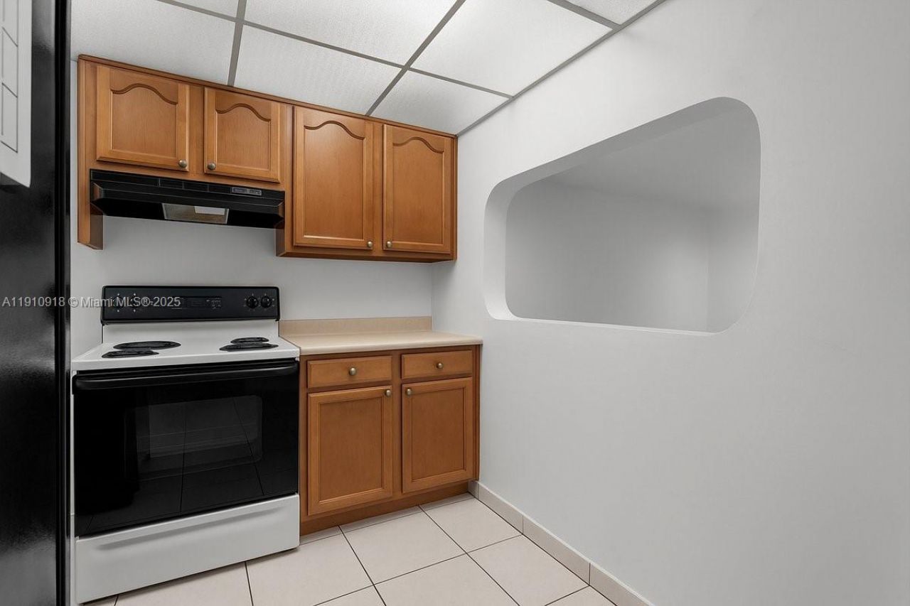 14105 SW Kendale Lakes Cir, Miami, FL 33183 Photo