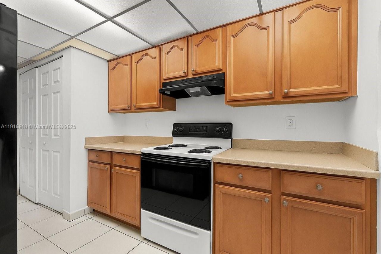 14105 SW Kendale Lakes Cir, Miami, FL 33183 Photo