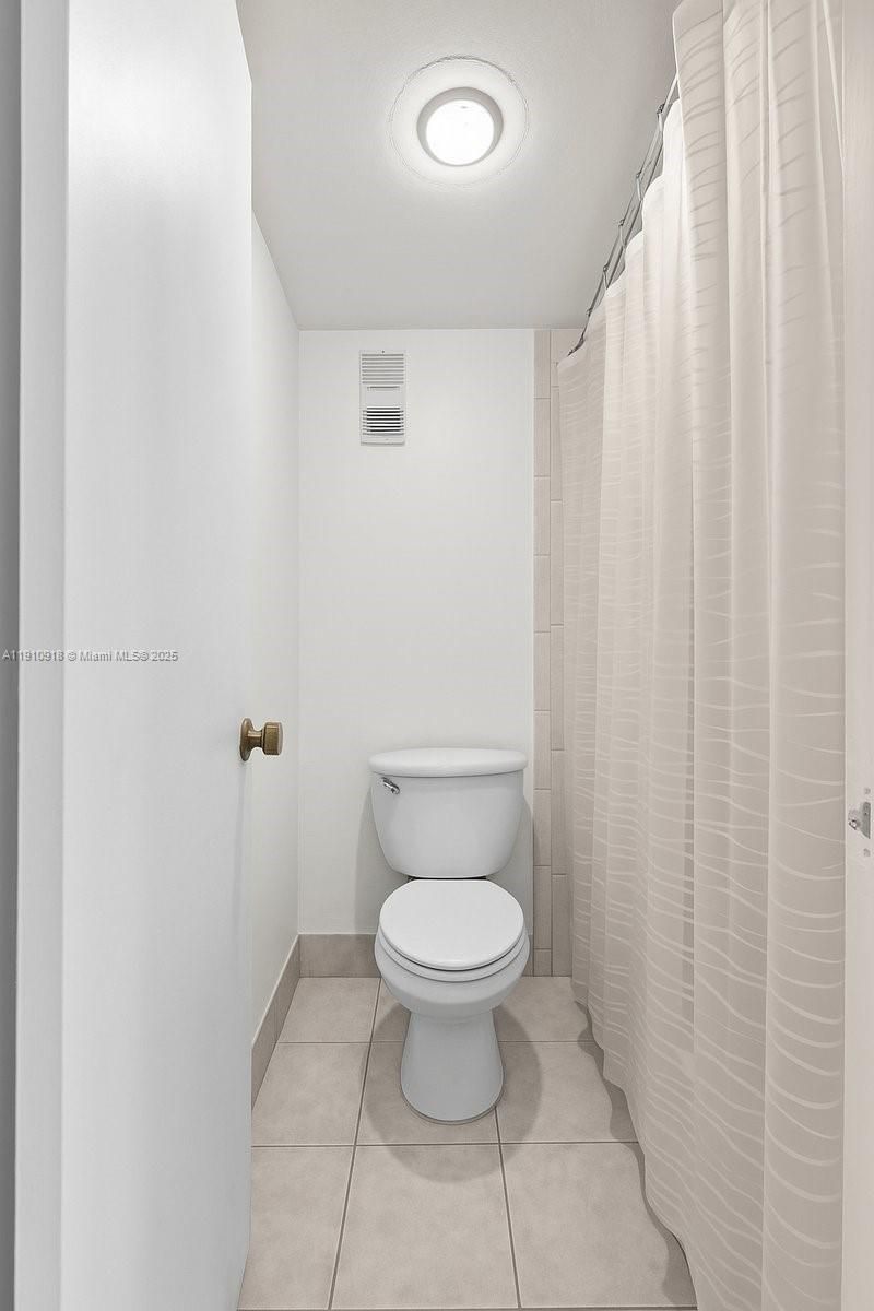 14105 SW Kendale Lakes Cir, Miami, FL 33183 Photo