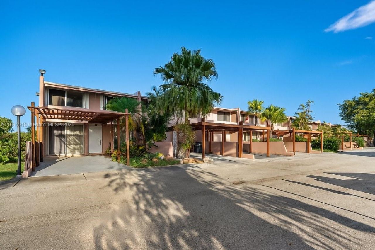 14105 SW Kendale Lakes Cir, Miami, FL 33183 Photo