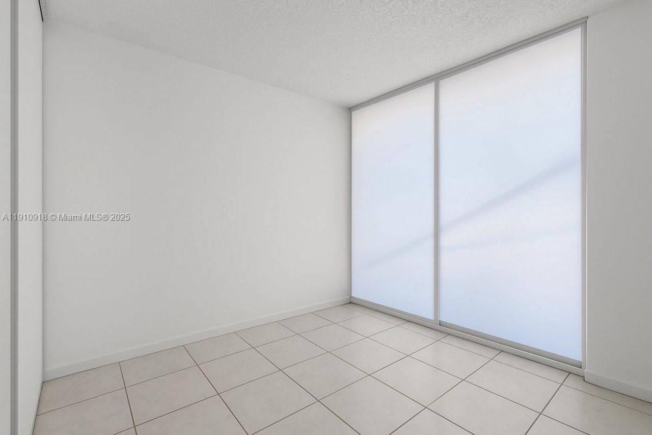 14105 SW Kendale Lakes Cir, Miami, FL 33183 Photo