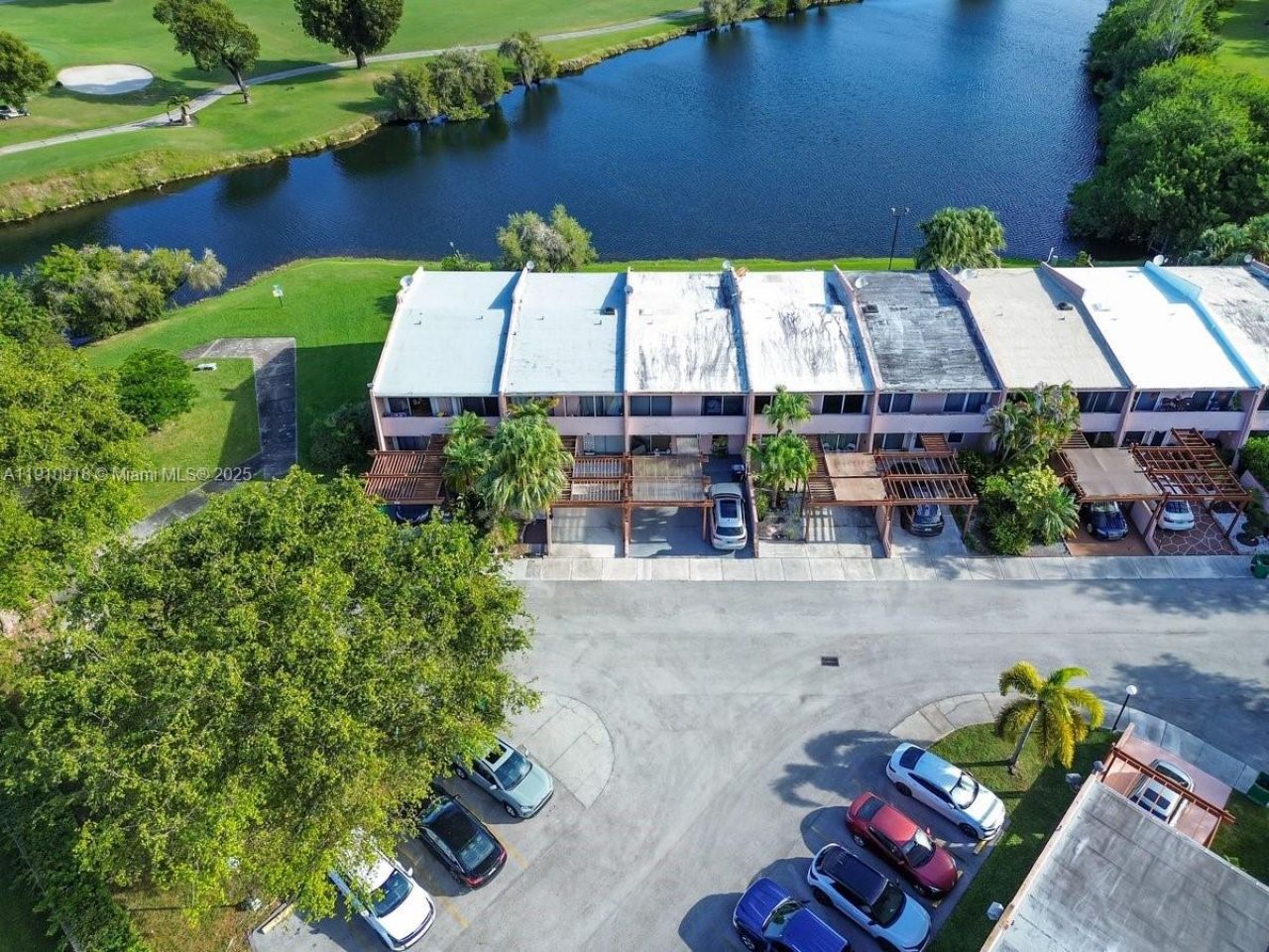 14105 SW Kendale Lakes Cir, Miami, FL 33183 Photo