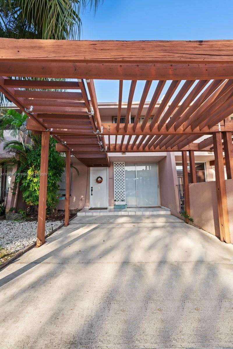 14105 SW Kendale Lakes Cir, Miami, FL 33183 Photo