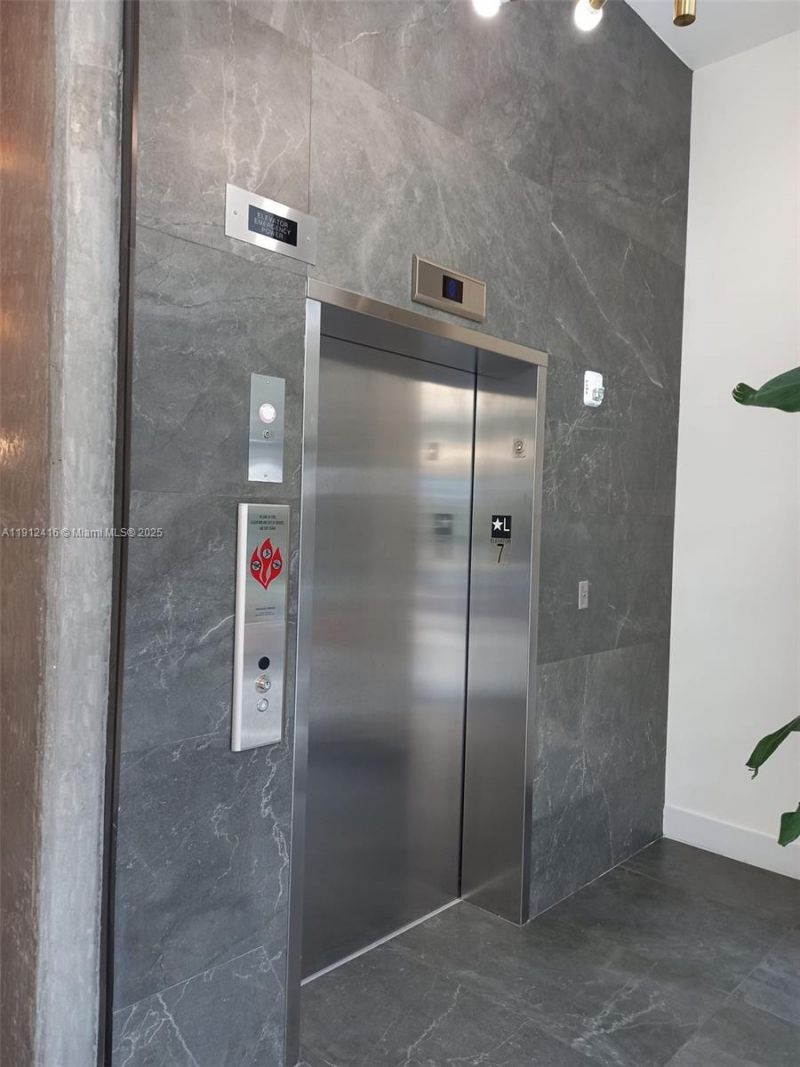 30 SW 1st St, Unit 601, Miami, FL 33130 Photo