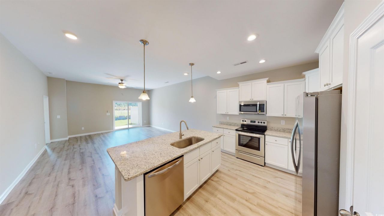 84 Racquet Club Dr. Photo 10