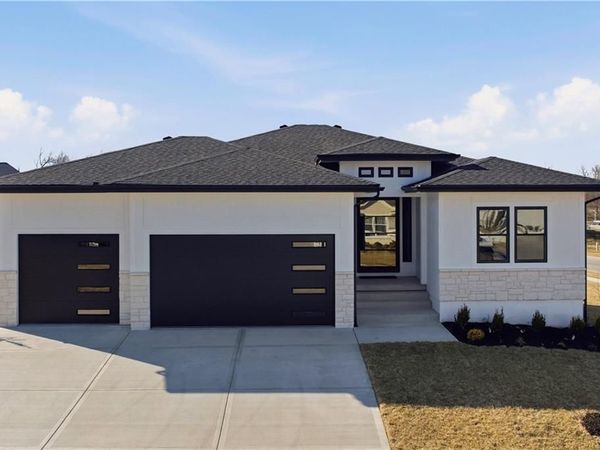 4701 SE Claude Court, Blue Springs, MO 64014