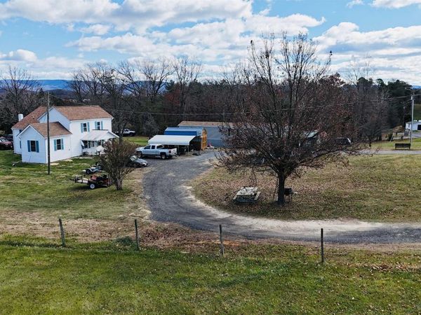 43 NISWANDER RD, Staunton, VA 24401