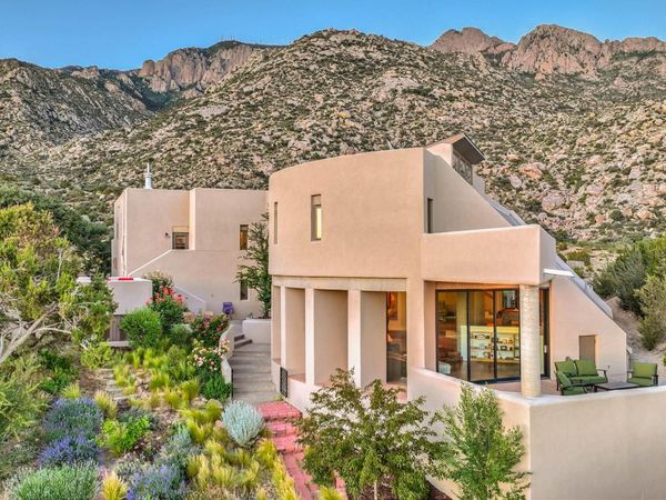 250 Spring Creek Place NE, Albuquerque, NM 87122