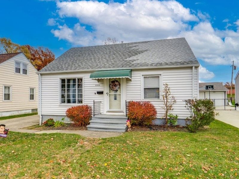 29800 Robert Street, Wickliffe, OH 44092 Photo 3