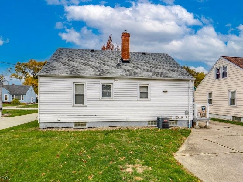 29800 Robert Street, Wickliffe, OH 44092 Photo 4