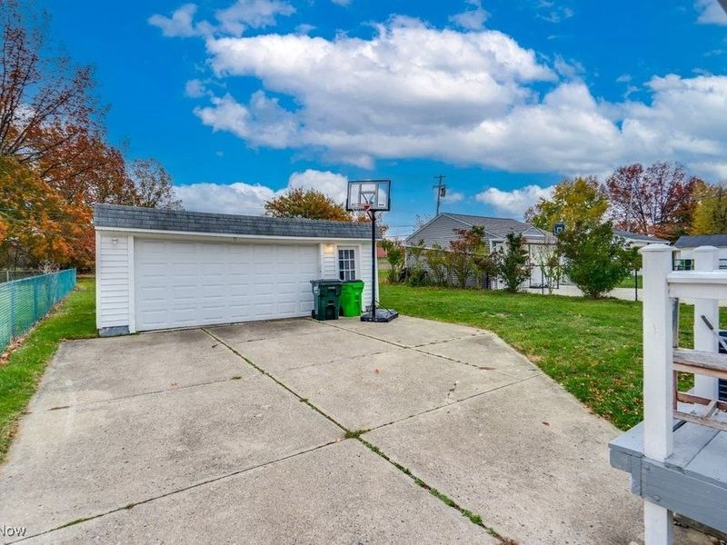 29800 Robert Street, Wickliffe, OH 44092 Photo 6