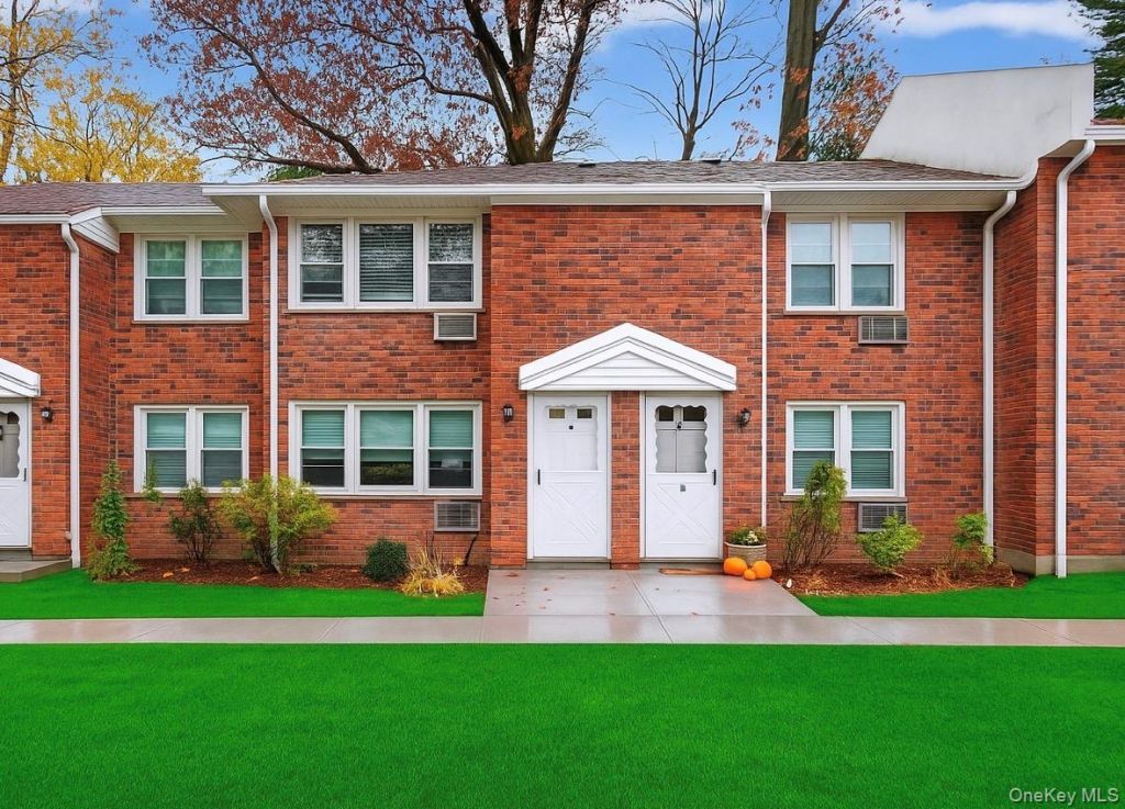 2710 South Road, Unit B5, Poughkeepsie, NY 12601 Main Photo