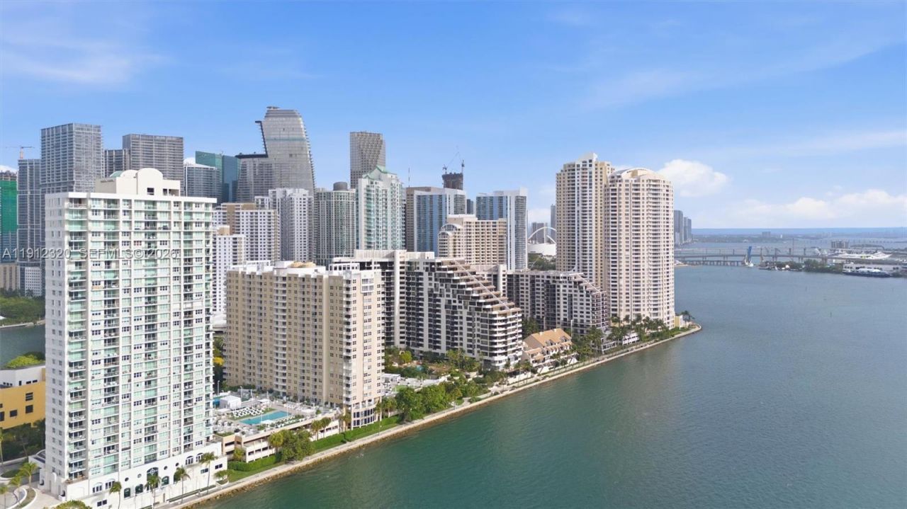520 Brickell Key Dr, Unit A1615, Miami, FL 33131 Photo