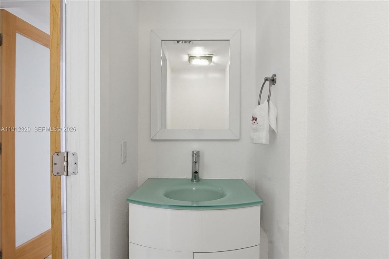 520 Brickell Key Dr, Unit A1615, Miami, FL 33131 Photo