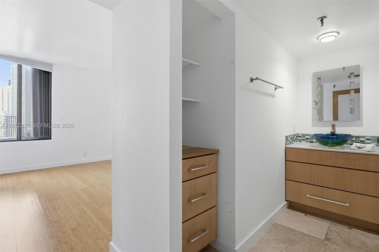 520 Brickell Key Dr, Unit A1615, Miami, FL 33131 Photo