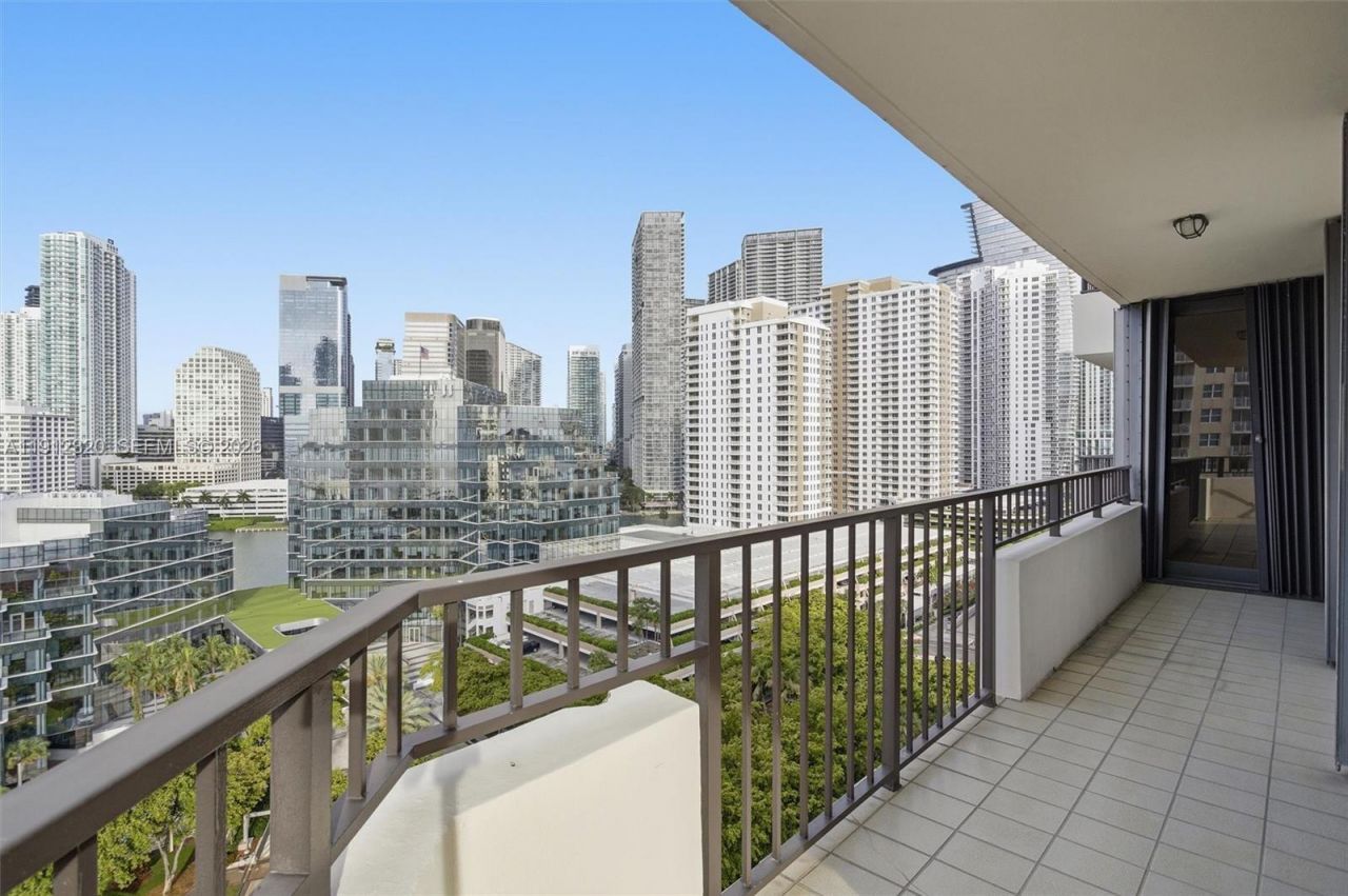 520 Brickell Key Dr, Unit A1615, Miami, FL 33131 Photo