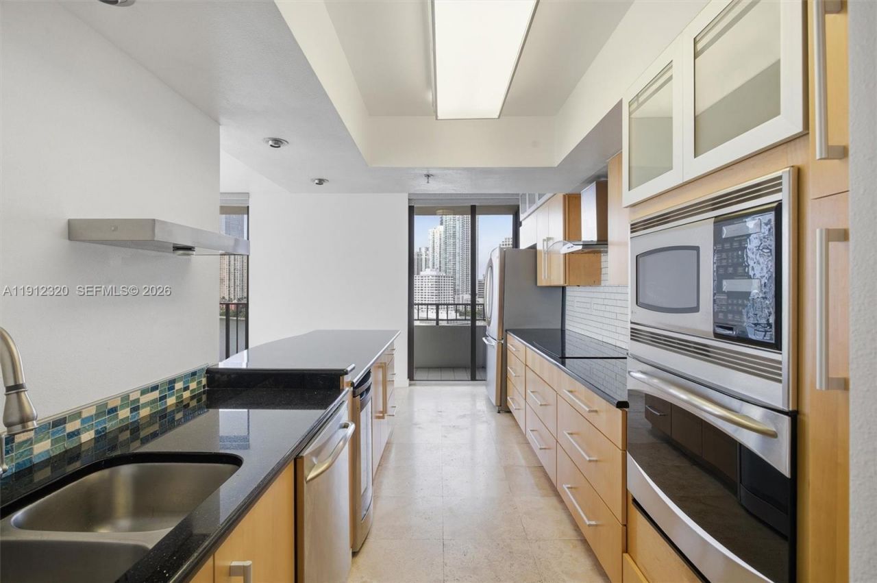 520 Brickell Key Dr, Unit A1615, Miami, FL 33131 Photo