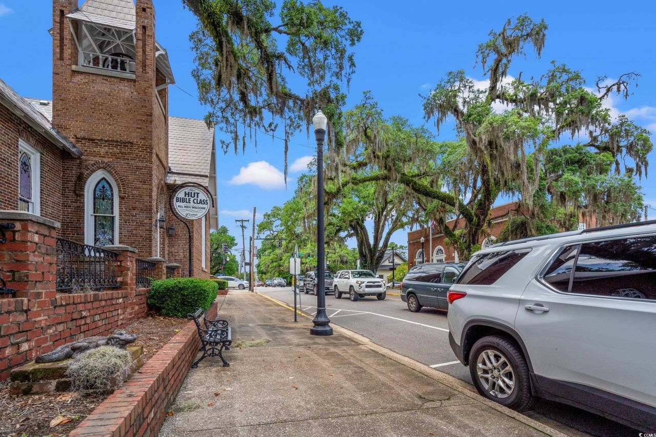 1000 Woodside Dr. Photo 25