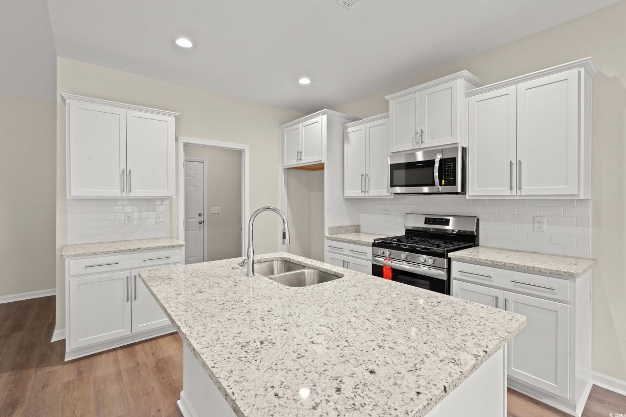 1000 Woodside Dr. Photo 5