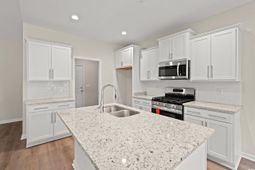 1000 Woodside Dr. photo 4