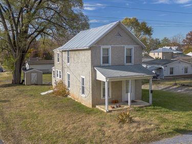 2005 Cedar Ave , Buena Vista, VA 24416