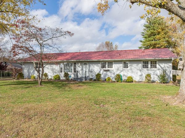 502 9th St, Lawrenceburg, TN 38464