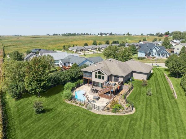 123 Bedford Road, Williamsburg, IA 52361