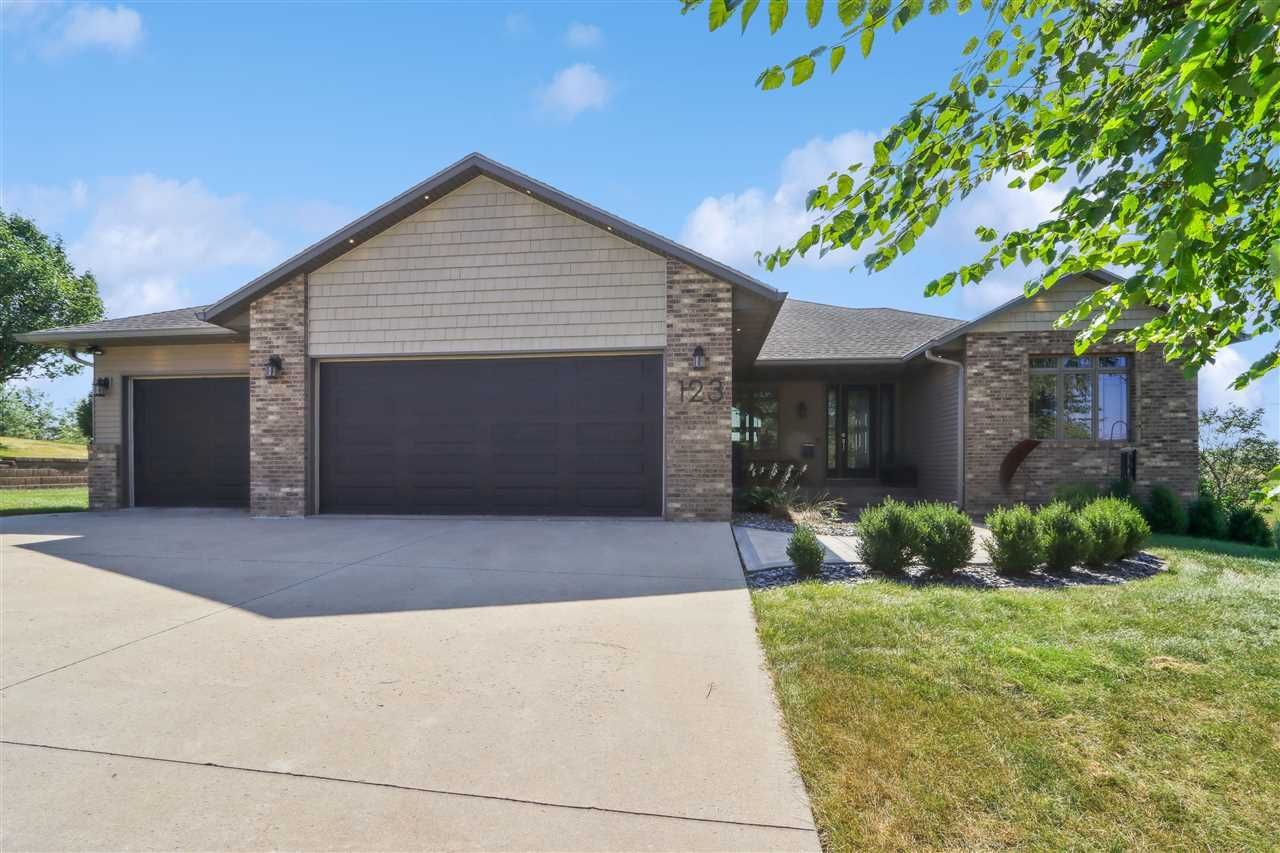 123 Bedford Road, Williamsburg, IA 52361 Main Photo
